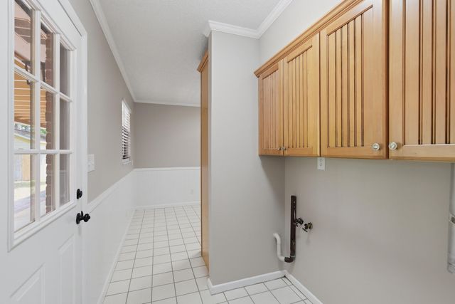 215 NW Sotir Street, Fort Walton Beach, FL 32548