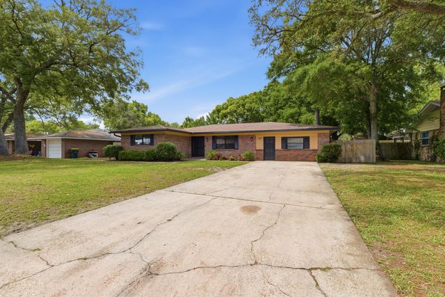 215 NW Sotir Street, Fort Walton Beach, FL 32548