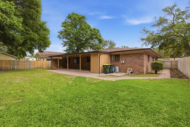 215 NW Sotir Street, Fort Walton Beach, FL 32548