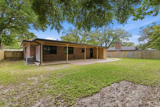 215 NW Sotir Street, Fort Walton Beach, FL 32548