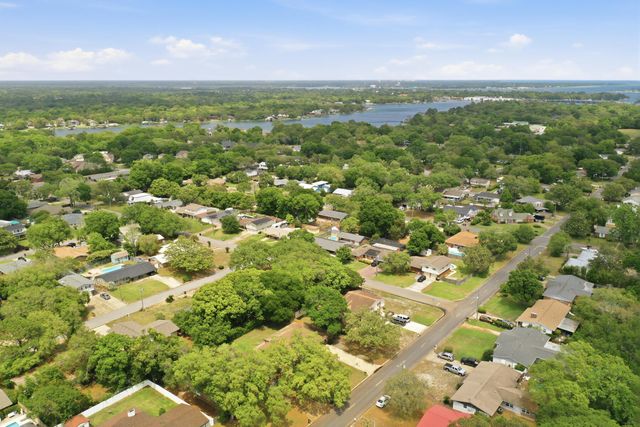 215 NW Sotir Street, Fort Walton Beach, FL 32548