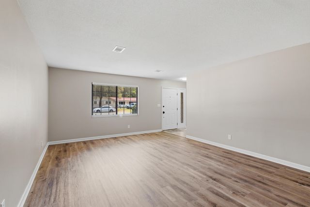 215 NW Sotir Street, Fort Walton Beach, FL 32548