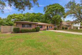 215 NW Sotir Street, Fort Walton Beach, FL 32548