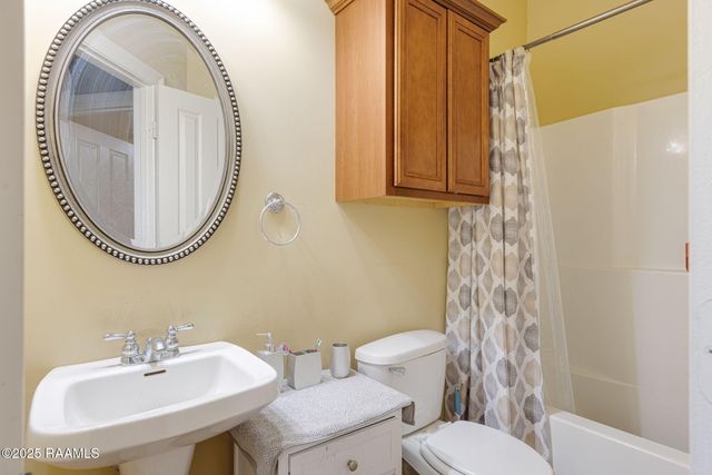 111 Meagans Way Drive, Youngsville, LA 70592