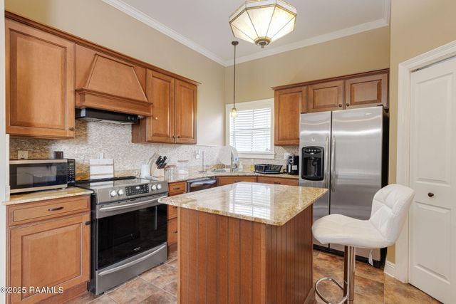 111 Meagans Way Drive, Youngsville, LA 70592