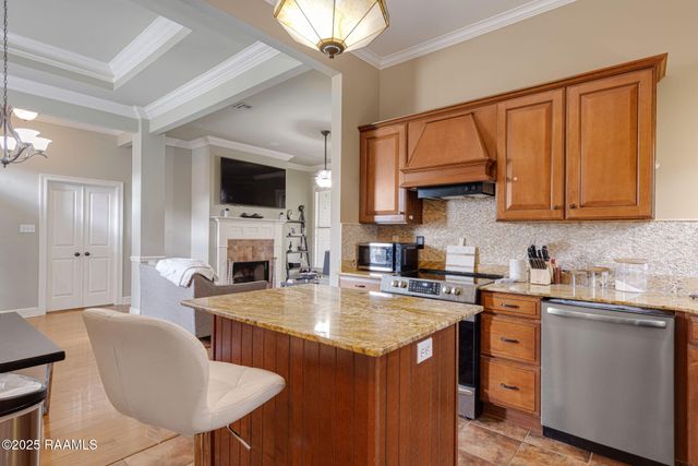 111 Meagans Way Drive, Youngsville, LA 70592