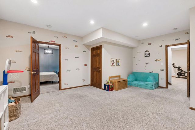 4299 Westchester Circle, Eagan, MN 55123