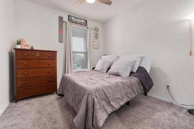 121 Kennicott DR, Kyle, TX 78640