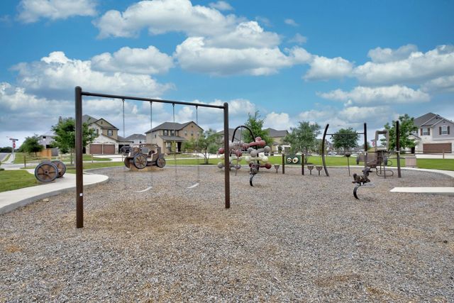 121 Kennicott DR, Kyle, TX 78640