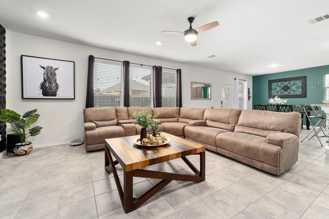 121 Kennicott DR, Kyle, TX 78640