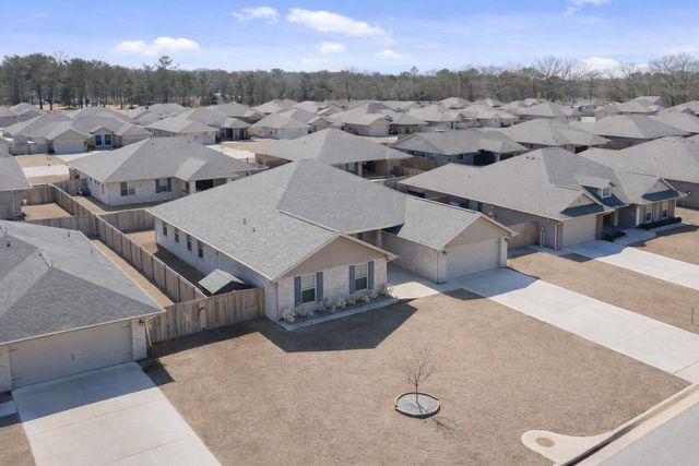 5833 Crestlake Drive, Crestview, FL 32536