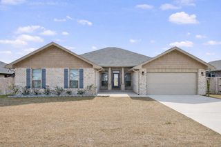 5833 Crestlake Drive, Crestview, FL 32536