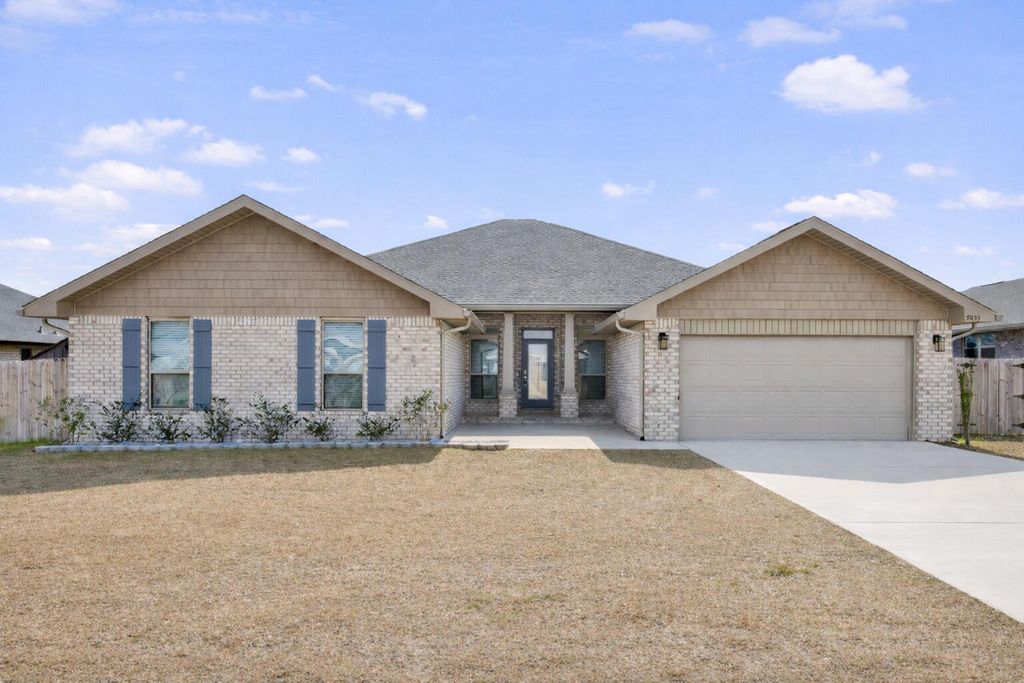 5833 Crestlake Drive, Crestview, FL 32536