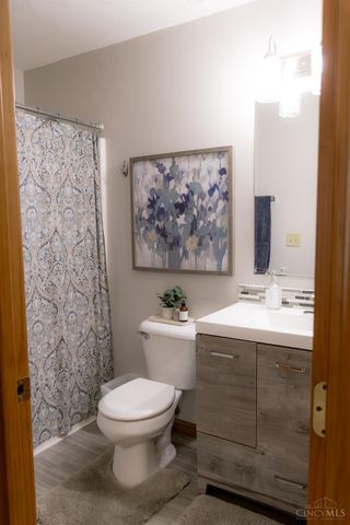 1452 Meadow Ridge Circle, Wilmington, OH 45177