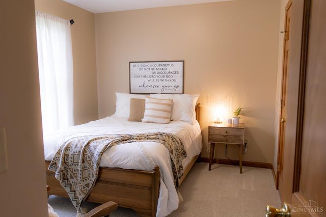 1452 Meadow Ridge Circle, Wilmington, OH 45177