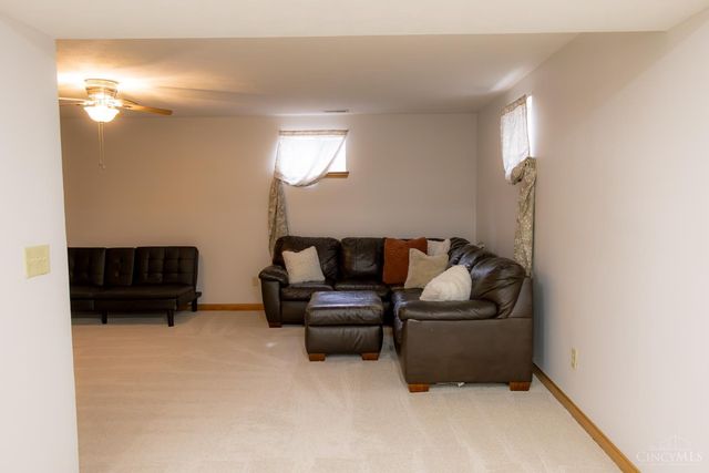 1452 Meadow Ridge Circle, Wilmington, OH 45177