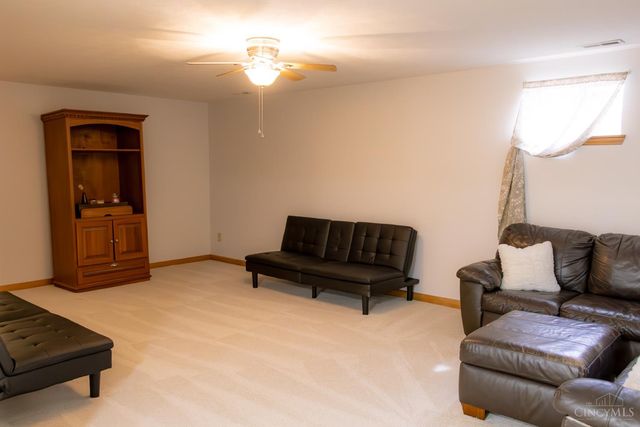 1452 Meadow Ridge Circle, Wilmington, OH 45177