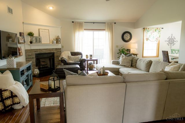 1452 Meadow Ridge Circle, Wilmington, OH 45177