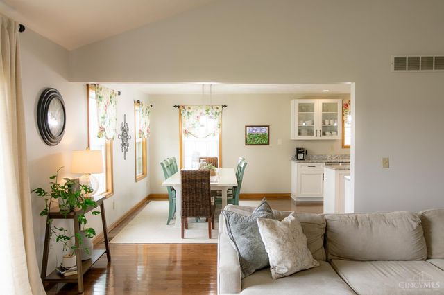 1452 Meadow Ridge Circle, Wilmington, OH 45177