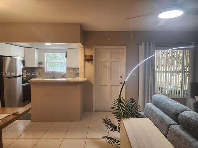 100 SE 6th Ave 107, Pompano Beach, FL 33060