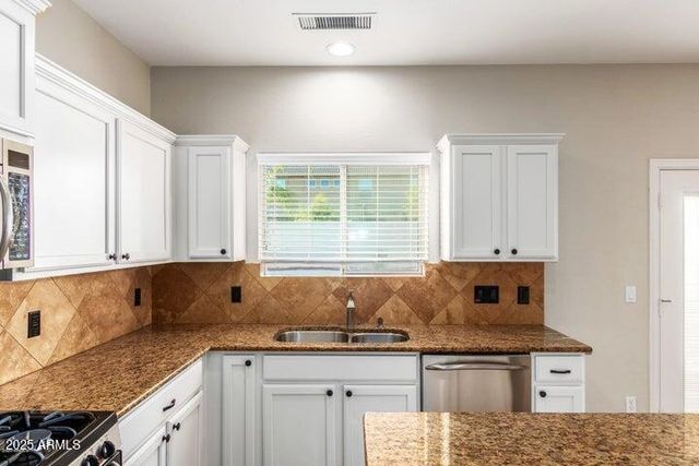 18606 W SUNNYSLOPE Lane, Waddell, AZ 85355