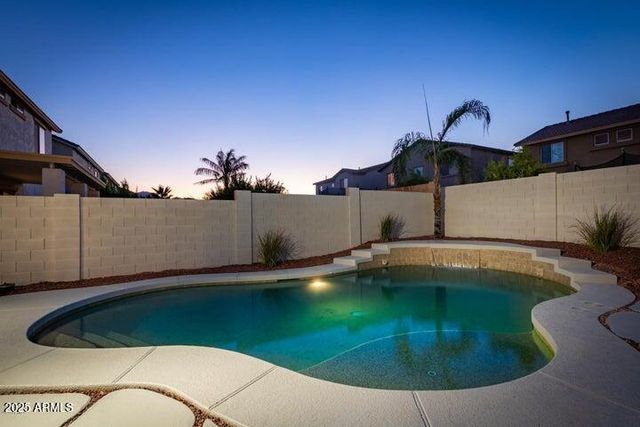 18606 W SUNNYSLOPE Lane, Waddell, AZ 85355