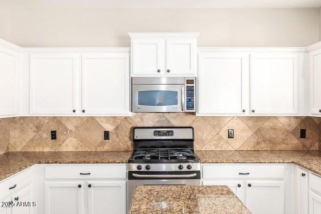 18606 W SUNNYSLOPE Lane, Waddell, AZ 85355