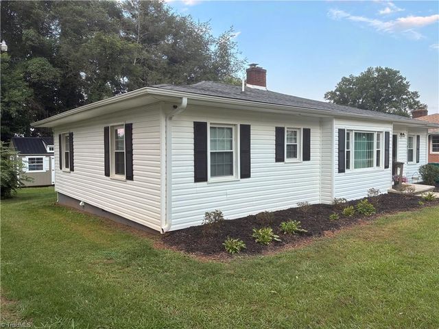 417 S Main Street, Dobson, NC 27017