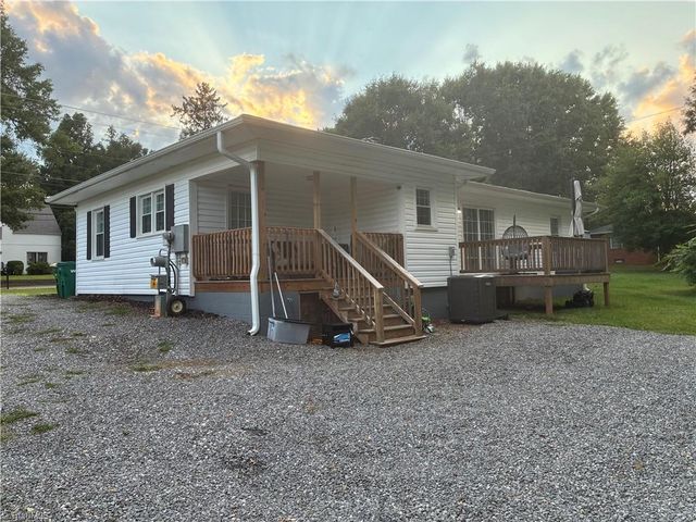 417 S Main Street, Dobson, NC 27017
