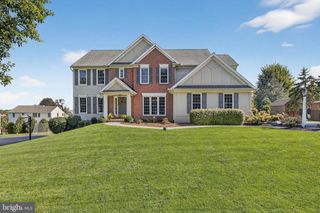 1313 HYDE PARK DR, Lancaster, PA 17601