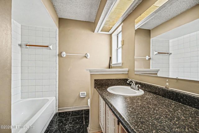 8361 ROCKRIDGE Drive, Jacksonville, FL 32244