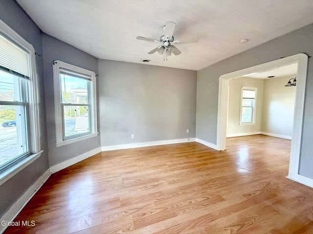 1017 Hegeman Street 2nd Floor, Schenectady, NY 12306