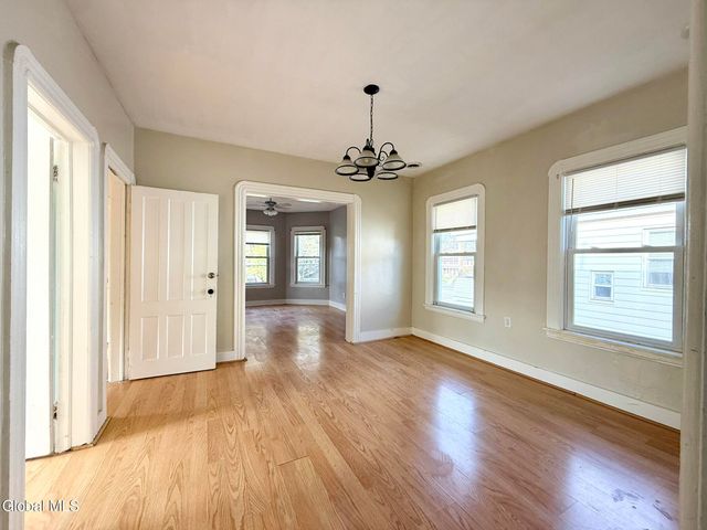 1017 Hegeman Street 2nd Floor, Schenectady, NY 12306