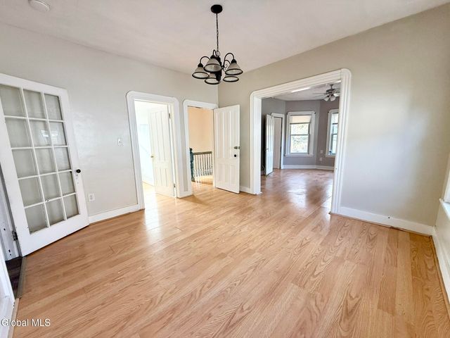 1017 Hegeman Street 2nd Floor, Schenectady, NY 12306