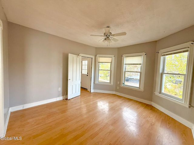 1017 Hegeman Street 2nd Floor, Schenectady, NY 12306