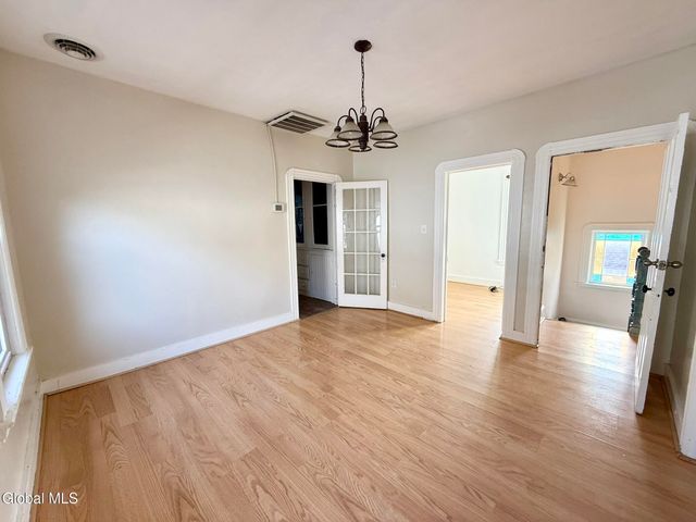 1017 Hegeman Street 2nd Floor, Schenectady, NY 12306