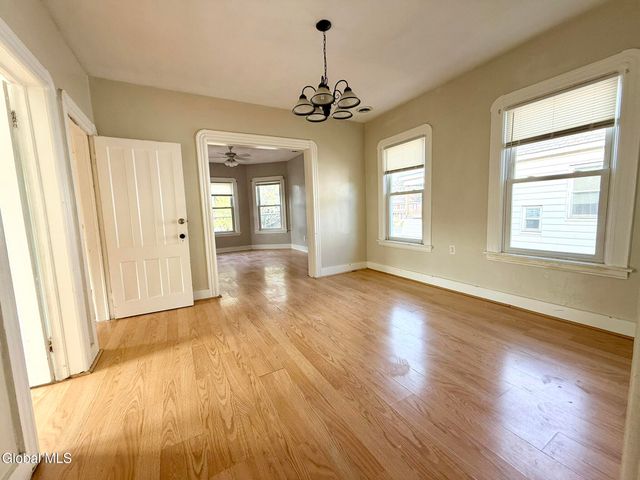 1017 Hegeman Street 2nd Floor, Schenectady, NY 12306