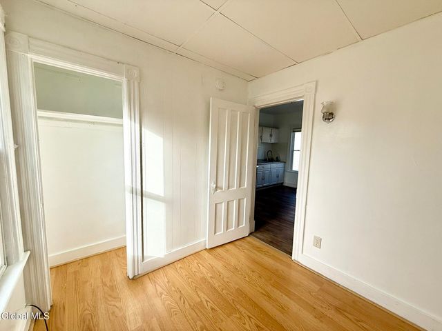 1017 Hegeman Street 2nd Floor, Schenectady, NY 12306