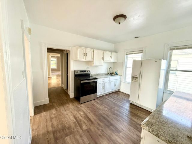 1017 Hegeman Street 2nd Floor, Schenectady, NY 12306