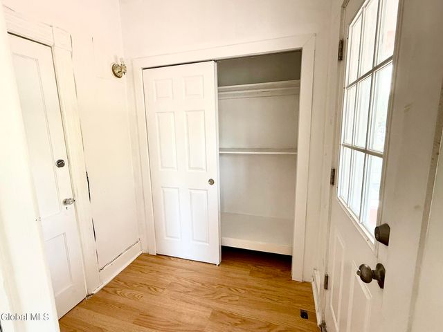 1017 Hegeman Street 2nd Floor, Schenectady, NY 12306