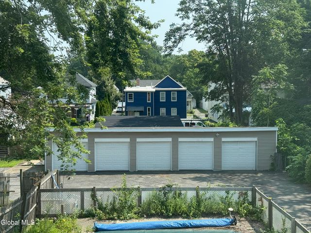 1017 Hegeman Street 2nd Floor, Schenectady, NY 12306