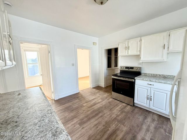 1017 Hegeman Street 2nd Floor, Schenectady, NY 12306