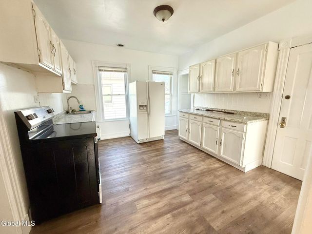 1017 Hegeman Street 2nd Floor, Schenectady, NY 12306