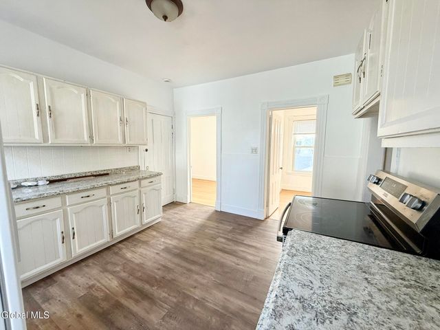 1017 Hegeman Street 2nd Floor, Schenectady, NY 12306