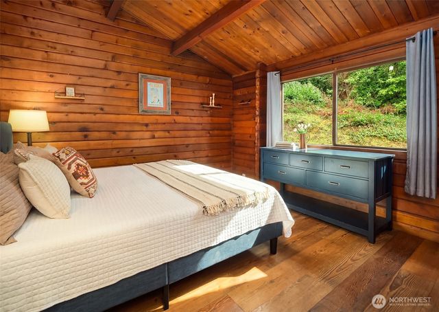 8121 SW 222nd Place, Vashon, WA 98070