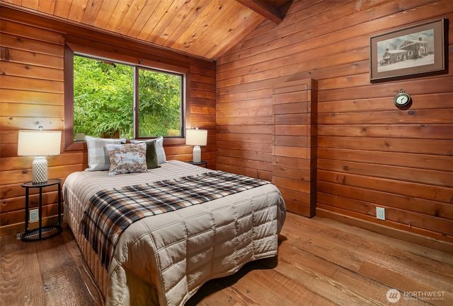 8121 SW 222nd Place, Vashon, WA 98070