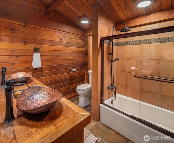 8121 SW 222nd Place, Vashon, WA 98070