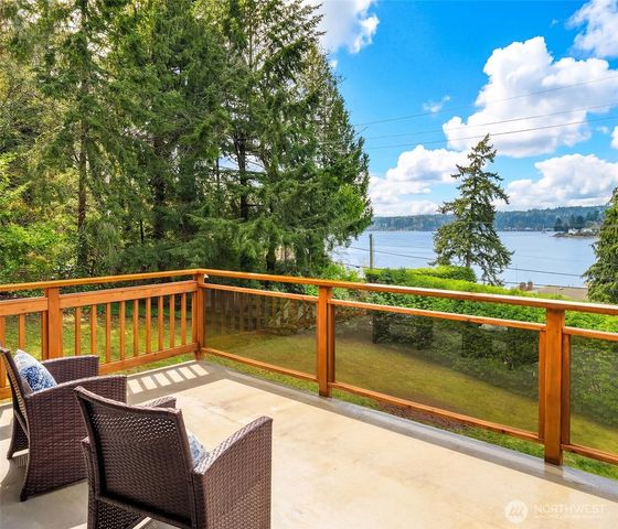 8121 SW 222nd Place, Vashon, WA 98070
