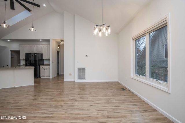 127 Kiowa Way, Loudon, TN 37774