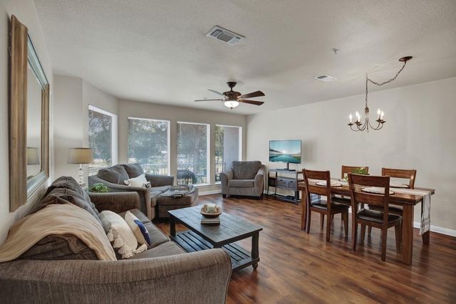 730 E Mather ST B101, New Braunfels, TX 78130